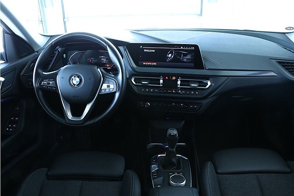 BMW 218 11 of 16