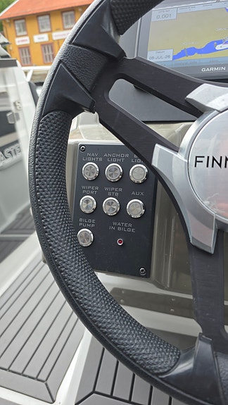 Finnmaster R6 F200 med stora motorn och få gångtimmar 9 of 12