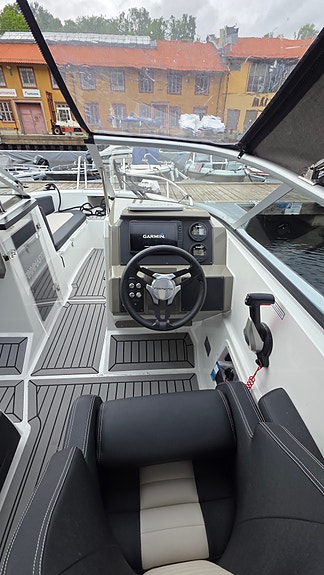 Finnmaster R6 F200 med stora motorn och få gångtimmar 4 of 12