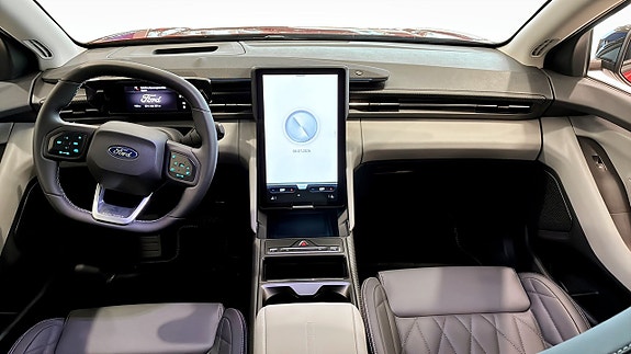 Ford Explorer 4 of 5