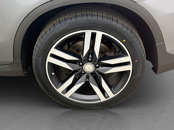Mercedes-Benz GLC220 d 27 of 29