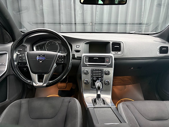 Volvo V60 8 of 13