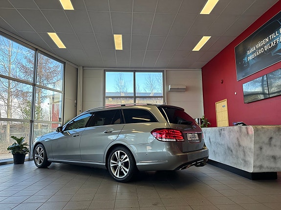 Mercedes-Benz E220 9 of 13