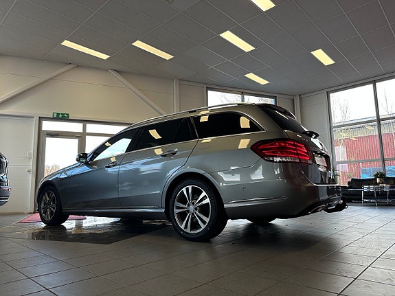 Mercedes-Benz E220 6 of 13