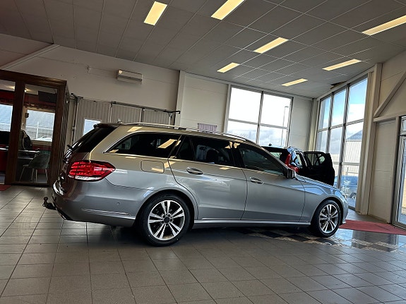 Mercedes-Benz E220 5 of 13