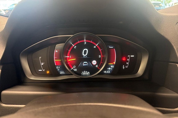 Volvo XC70 15 of 29