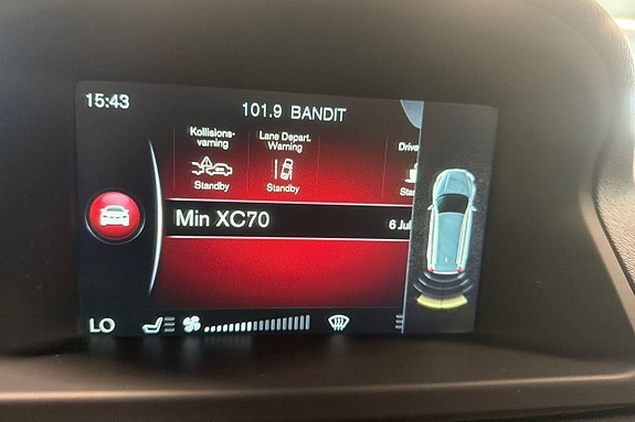 Volvo XC70 18 of 29