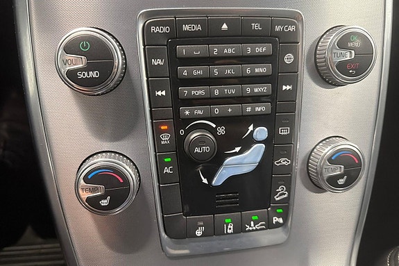 Volvo XC70 19 of 29