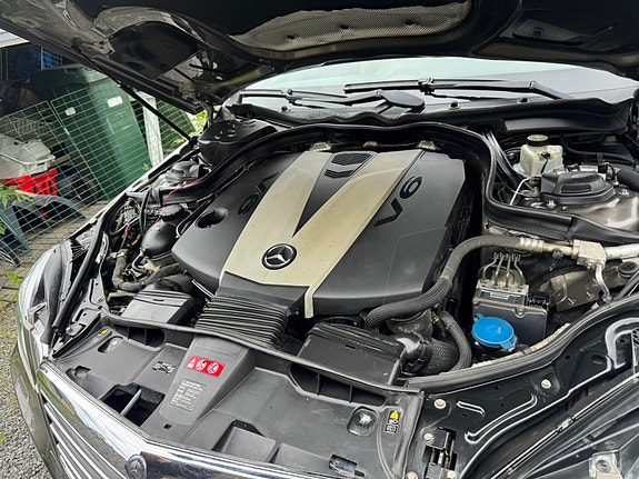 Mercedes-Benz E350 7 of 8