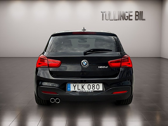 BMW 120d 4 of 5