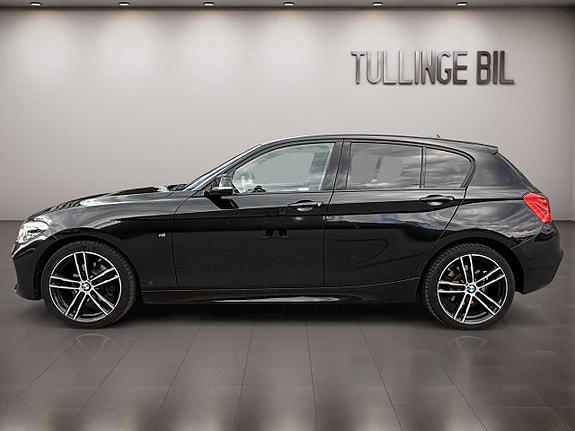 BMW 120d 2 of 5