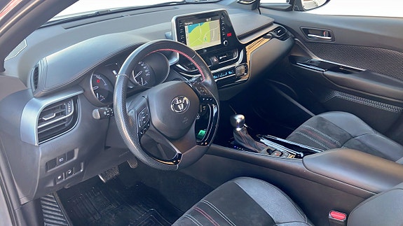 Toyota C-HR 5 of 5