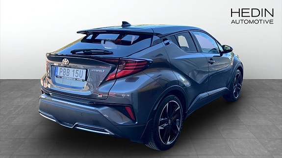 Toyota C-HR 2 of 5
