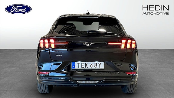 Ford Mustang Mach-E 7 of 18