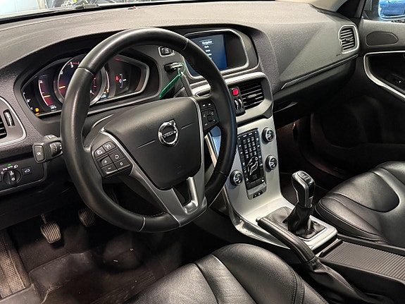 Volvo V40 6 of 18