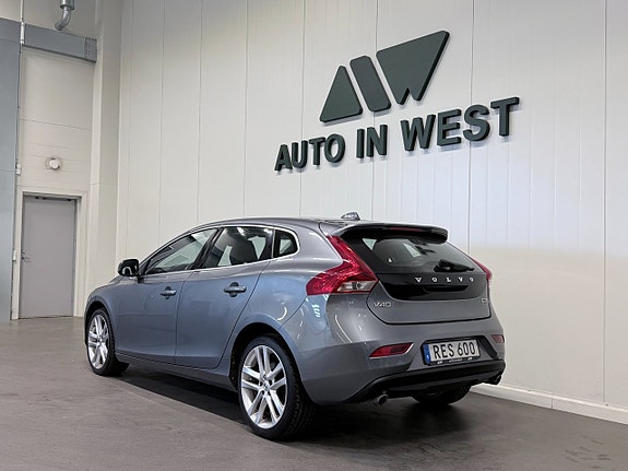 Volvo V40 4 of 18