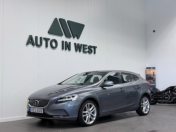 Volvo V40 2 of 18