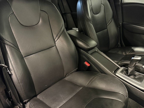 Volvo V40 9 of 18