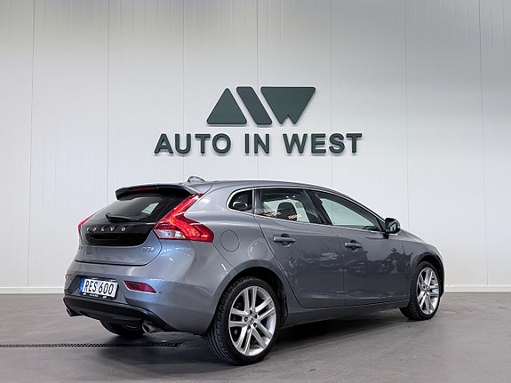 Volvo V40 15 of 18