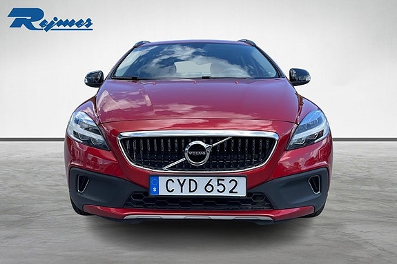 Volvo V40 Cross Country 8 of 18