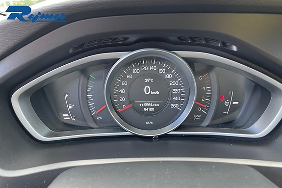 Volvo V40 Cross Country 15 of 18