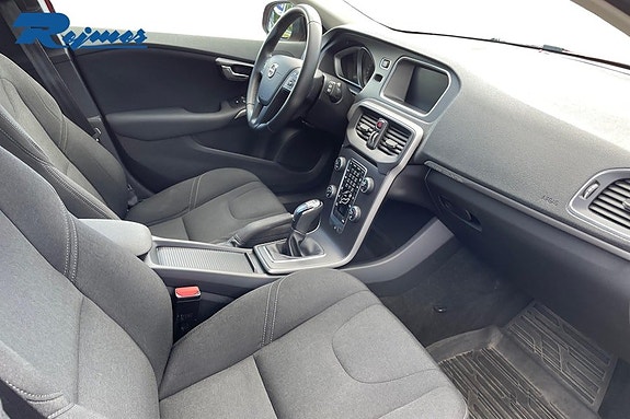 Volvo V40 Cross Country 11 of 18