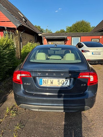Volvo S60 2 of 5