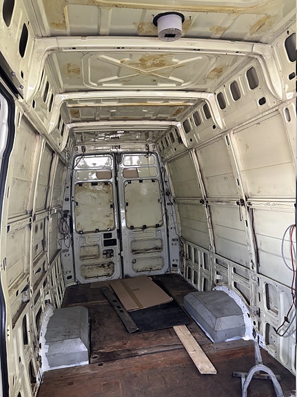 Iveco Daily 35C13 4 of 4