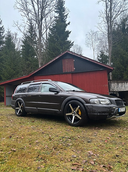 Volvo XC70 3 of 9
