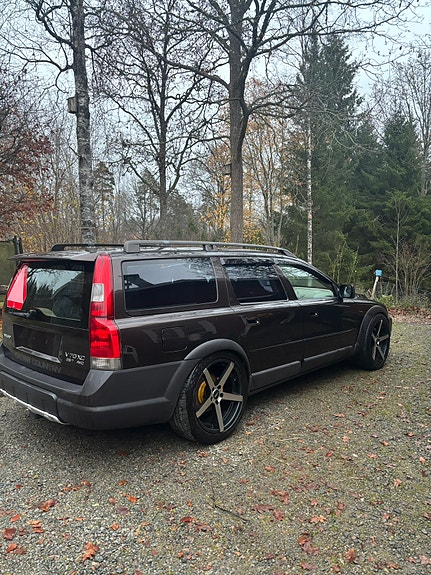 Volvo XC70 5 of 9