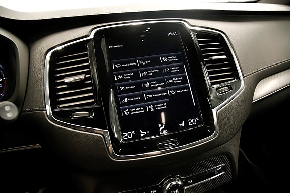 Volvo XC90 14 of 19