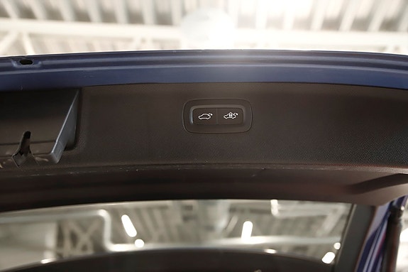 Volvo XC90 16 of 19