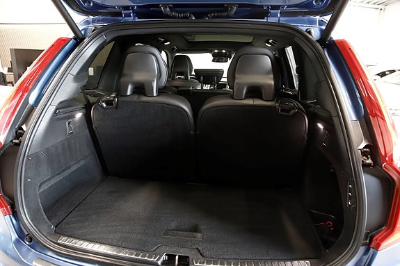 Volvo XC90 15 of 19