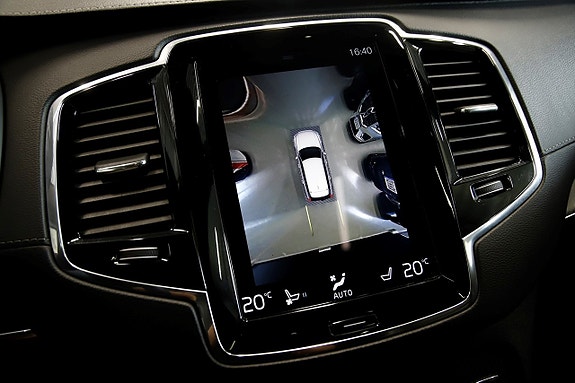 Volvo XC90 11 of 19