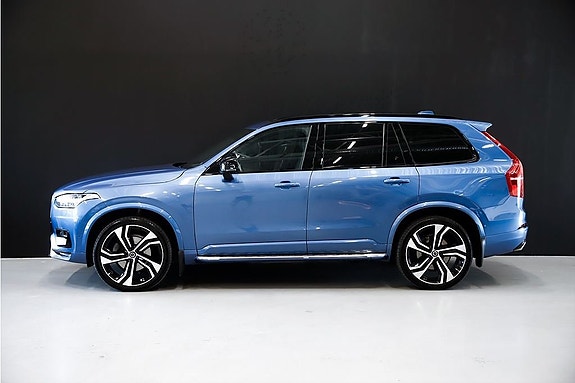 Volvo XC90 3 of 5