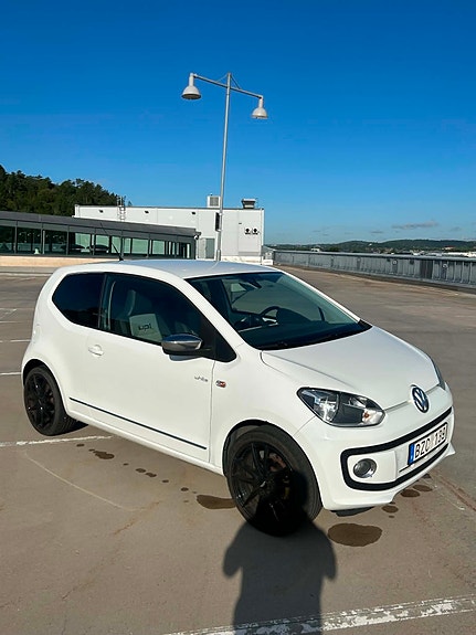 Volkswagen UP! 5 of 5