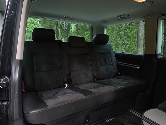 Volkswagen Multivan 19 of 30
