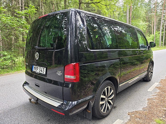 Volkswagen Multivan 9 of 30
