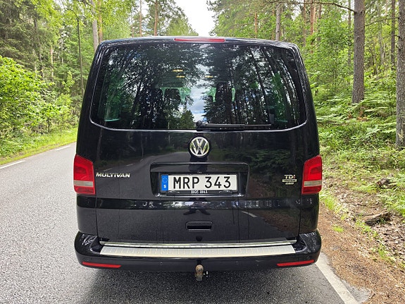 Volkswagen Multivan 8 of 30