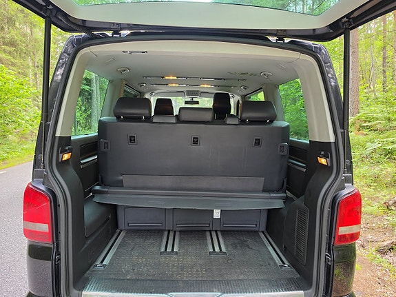 Volkswagen Multivan 15 of 30