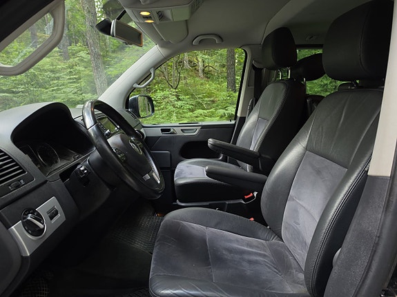 Volkswagen Multivan 16 of 30