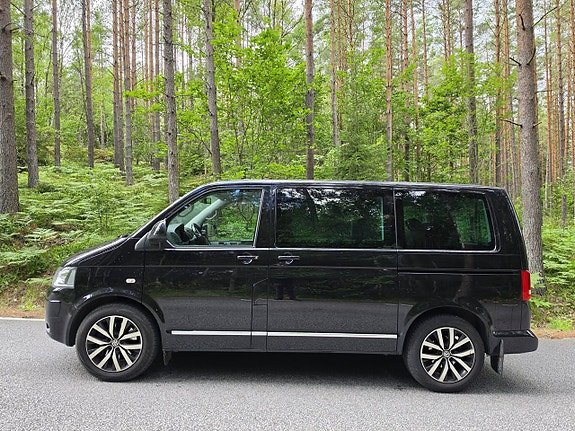 Volkswagen Multivan 2 of 5