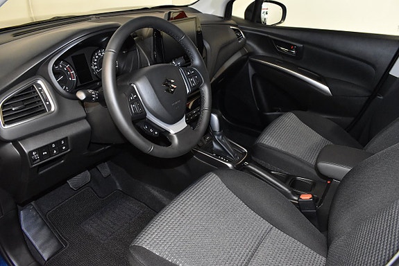 Suzuki S-Cross 7 of 15