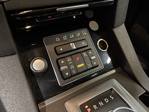 Land Rover Discovery 4 11 of 27
