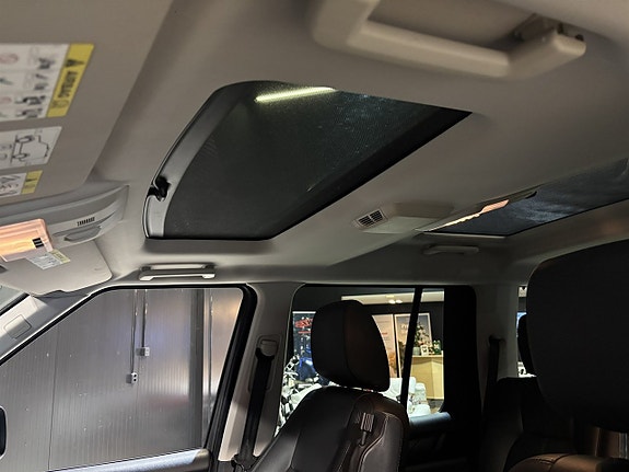 Land Rover Discovery 4 22 of 27