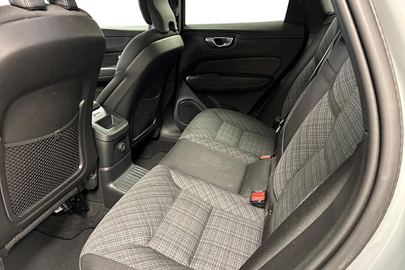 Volvo XC60 13 of 21
