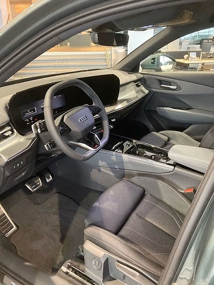 Audi Q3 6 of 9
