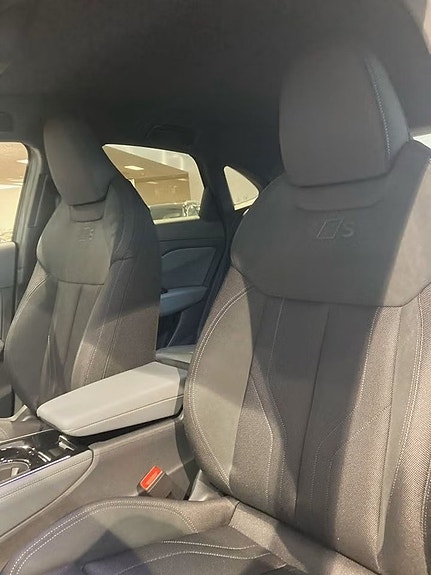 Audi Q3 7 of 9