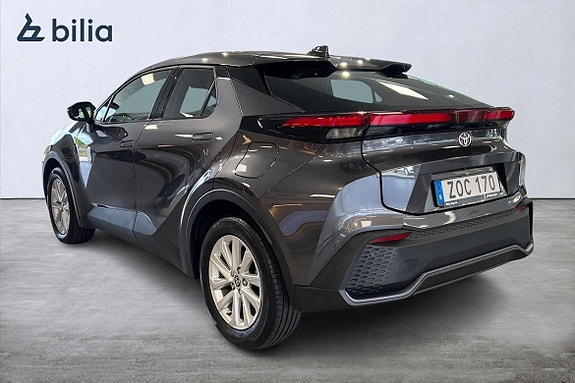 Toyota C-HR 2 of 5