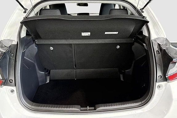 Toyota Yaris 12 of 12